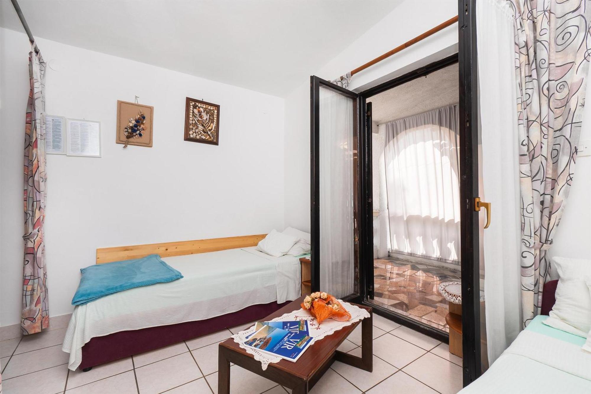 Apartments Stefani Vir Ngoại thất bức ảnh