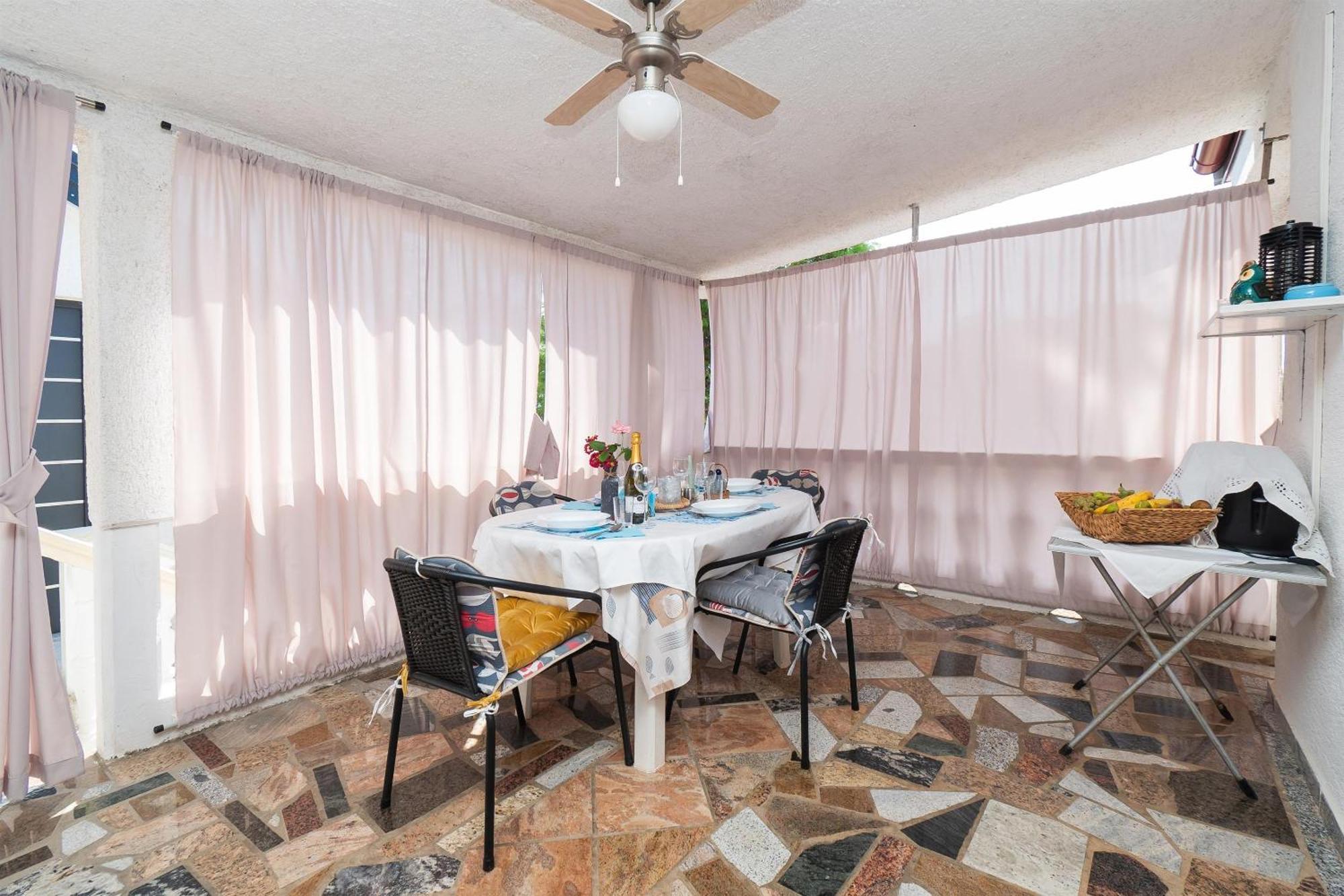 Apartments Stefani Vir Ngoại thất bức ảnh